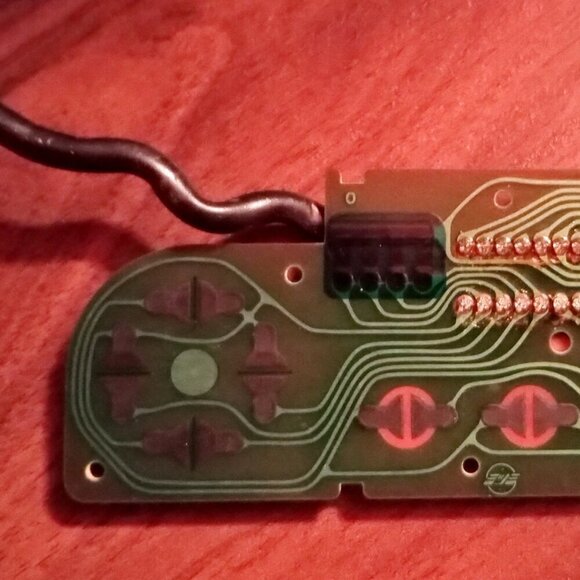 Nintendo Famicom Controller PCB Board {Cleaned} (Untested) - Picture 3 of 8